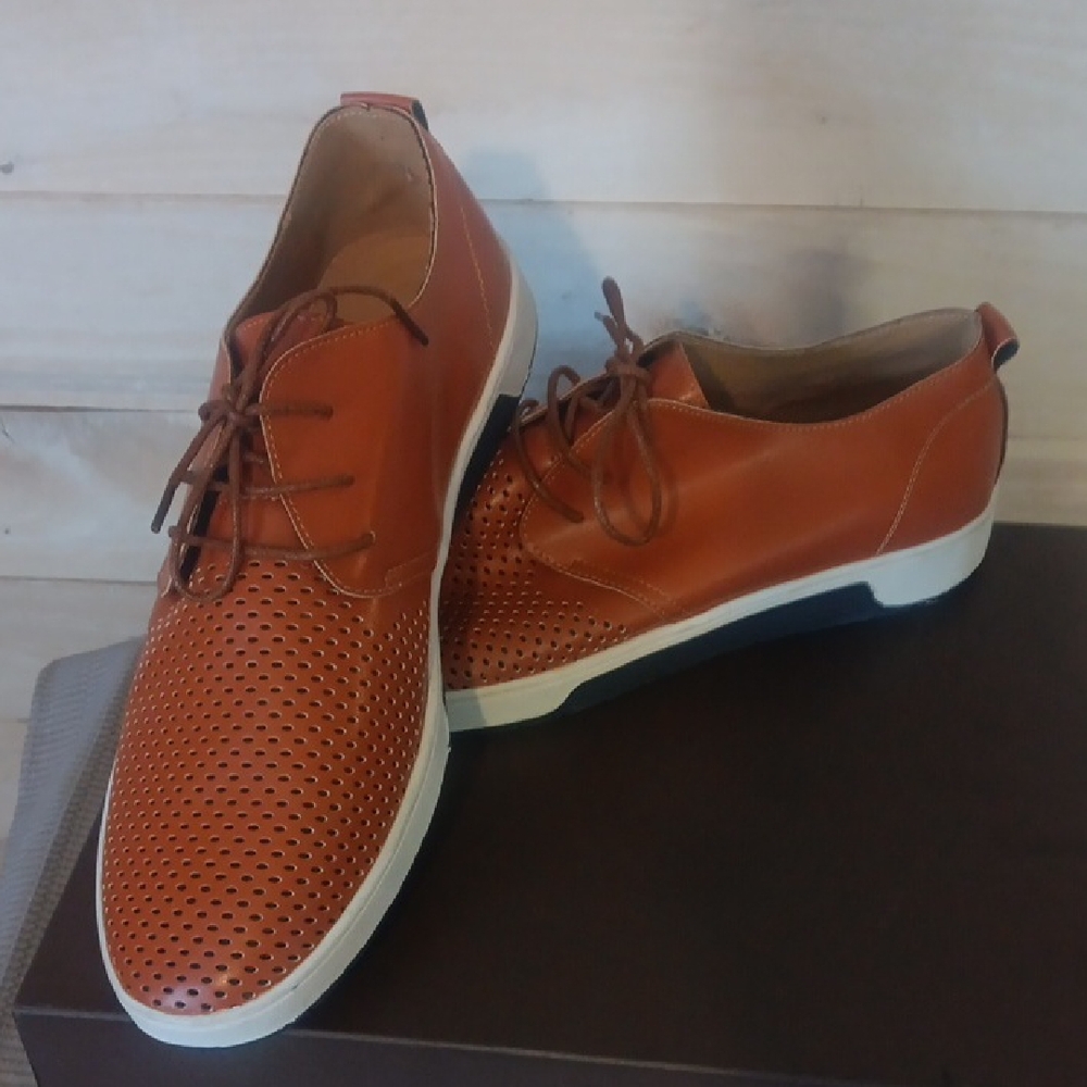 Men's Tan Leather Perforated Oxfords